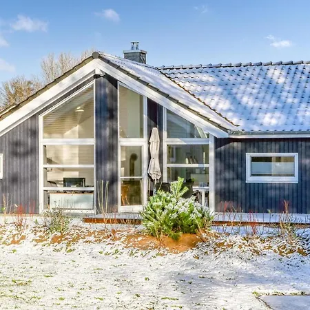 Gorgeous Home In Krems Iiwarderbrueck With Sauna Gols