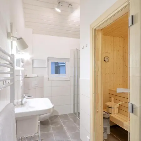 Gorgeous Home In Krems Iiwarderbrueck With Sauna Feriehus *