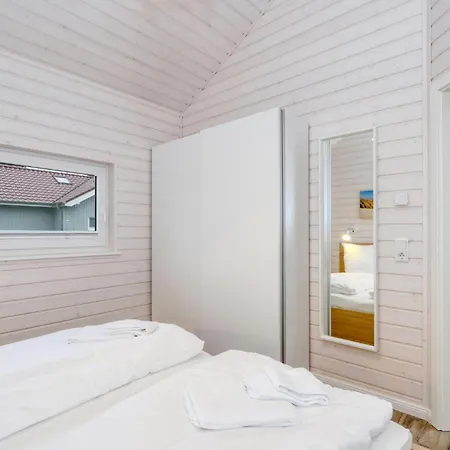Amazing In Krems Ii-warderbrck With Sauna, Wifi&3 Bedrooms * Gols