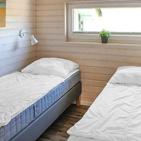 Gorgeous Home In Krems Iiwarderbrueck With Sauna